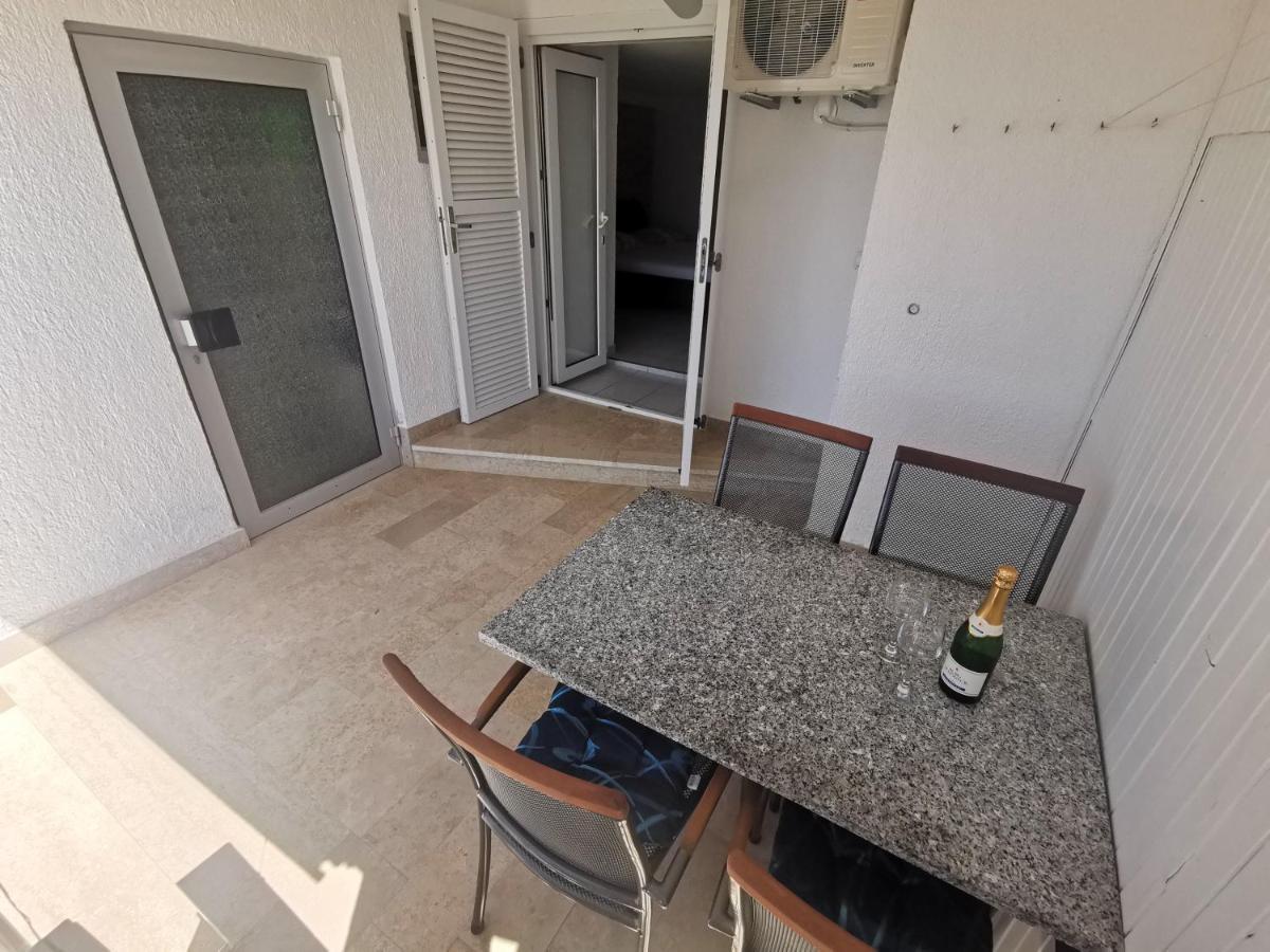 Niko Apartment