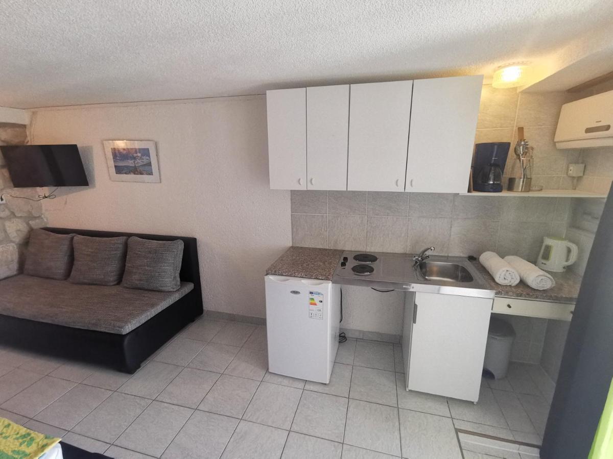 Niko Apartment