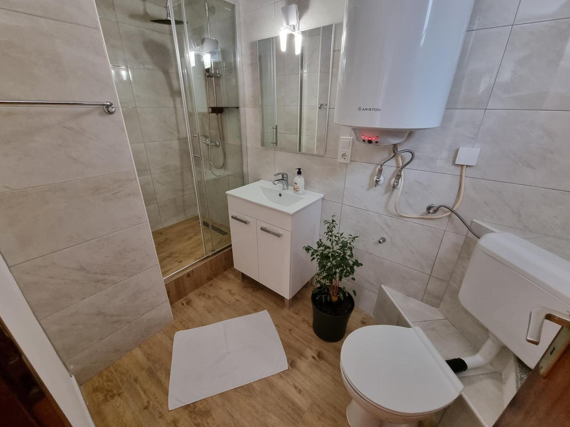 Niko Apartment *